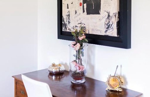 Castel San Pietro Terme Bed & Breakfast | Elegant B&B Red Wine Country House - Pet-Friendly Retreat