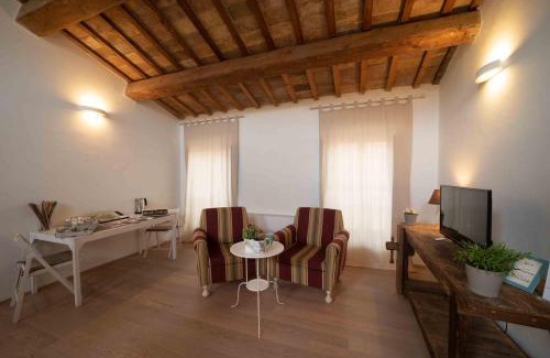 Cagli Bed & Breakfast | Delightful B&B Relais Druda: Family-Friendly & Breakfast Included