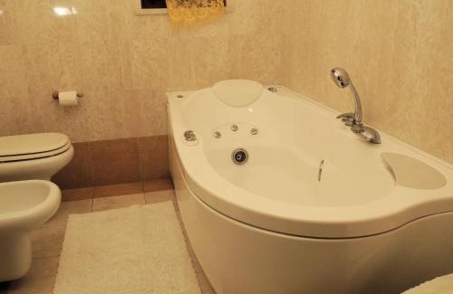 Pescantina Bed & Breakfast | Discover B&B Renè: Family-Friendly Stay with Breakfast Included