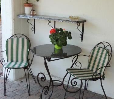 Pescantina Bed & Breakfast | Discover B&B Renè: Family-Friendly Stay with Breakfast Included