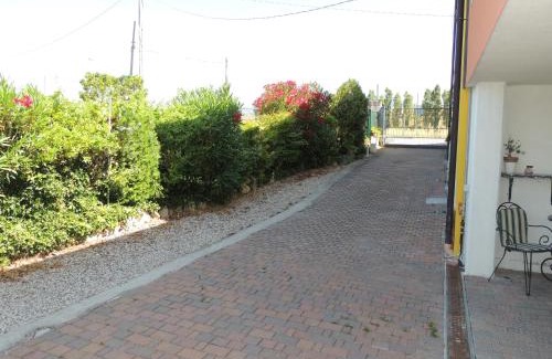 Pescantina Bed & Breakfast | Discover B&B Renè: Family-Friendly Stay with Breakfast Included