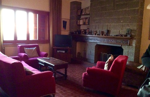Palestrina Bed & Breakfast | Relaxing Retreat at Villa Nia: Spa & Breakfast Included