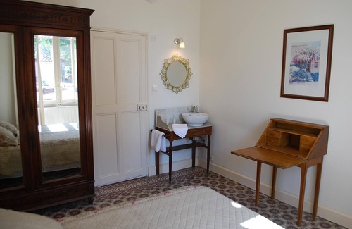 Mazan Bed & Breakfast | Experience B&B Romarin with Pool and Outdoor Kitchen