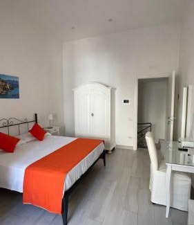 Marini Bed & Breakfast | Guest Rated 10/10: B&B Rossella in Family-Friendly Vietri