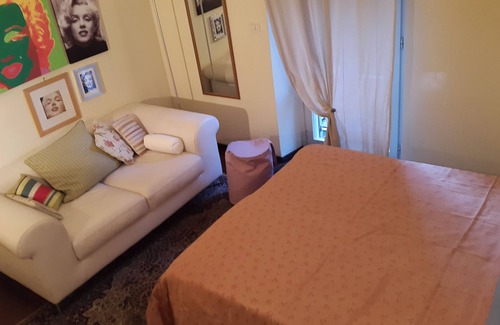 Terni Bed & Breakfast | Cozy B&B ROSSIEROSSI: Family-Friendly with Breakfast Included