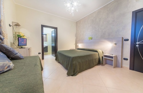 Alliste Bed & Breakfast | Inviting B&B Rosso Salento: Family-Friendly with Kitchen