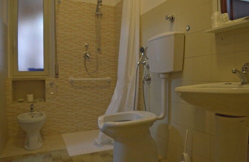 Scalea Hotel | Eco-Friendly B&B Scalea Rooms with Breakfast & Family Options