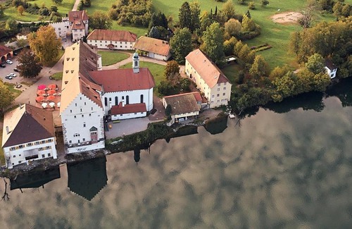 Karsau Bed & Breakfast | Pet-Friendly B&B Schloss Beuggen with Breakfast & Family Perks