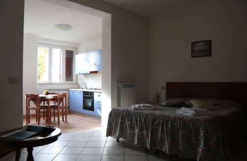 Morrovalle Bed & Breakfast | Inviting B&B Severini: Relax by the Pool and Enjoy Breakfast