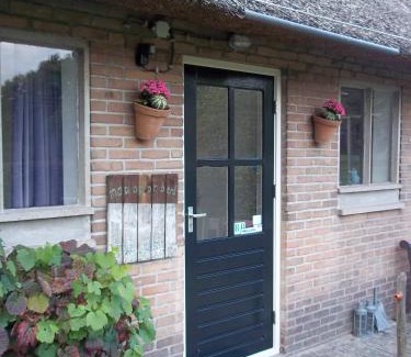 Orvelte Bed & Breakfast | Pet-Friendly B&B Slaoperij with Family Amenities Await