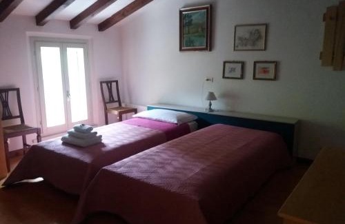 Fiorano Modenese Bed & Breakfast | Budget-Friendly B&B Smile: Family-Friendly with Kitchen Amenities