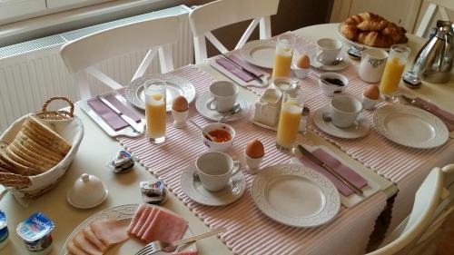 Lovendegem Bed & Breakfast | Discover B&B Sogni d'oro: Guest Rated 9/10 with Kitchen