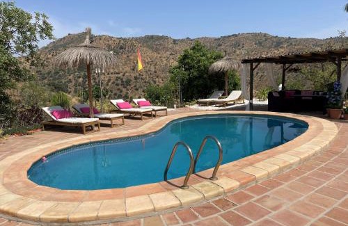 Alora Bed & Breakfast | Discover B&B Sol y Monte: Oceanfront Oasis with Pool