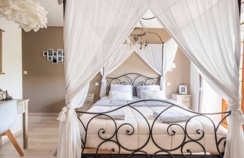 Tournus Bed & Breakfast | Indulge at B&B & Spa Des Histoires d'Anges, Rated 9.8
