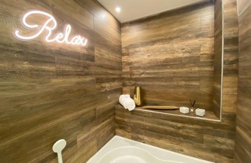 Crotone Bed & Breakfast | Discover the Cozy B&B Stadium Room & Suite for Families