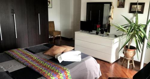 Aversa Bed & Breakfast | Cozy B&B Stanze Lussuose: Top-Rated with Breakfast & Hot Tub