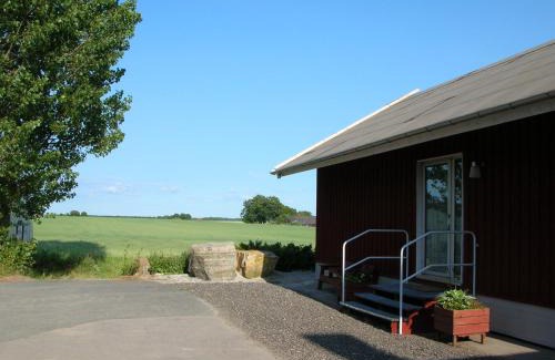 Eslov Bed & Breakfast | Cozy B&B Ströprodukter: Family-Friendly with Breakfast & Hot Tub