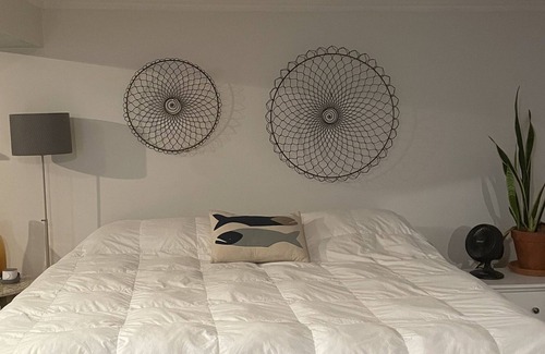 Beverly House | Cozy B&B Style Room with Ocean View near Salem