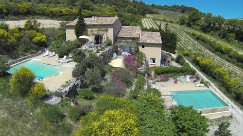 Vinsobres Bed & Breakfast | Inviting Gites de la Crose - B&B Suite with Pool & Views