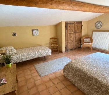 Vinsobres Bed & Breakfast | Inviting Gites de la Crose - B&B Suite with Pool & Views