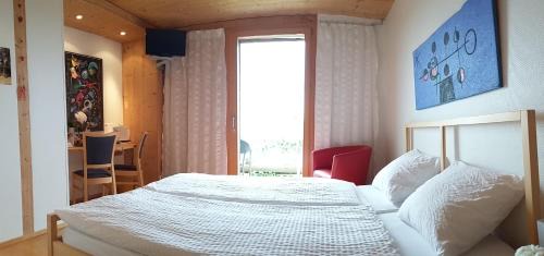 Pratteln Bed & Breakfast | Oceanfront B&B Sunnesite Pratteln with Breakfast & Kids Welcome