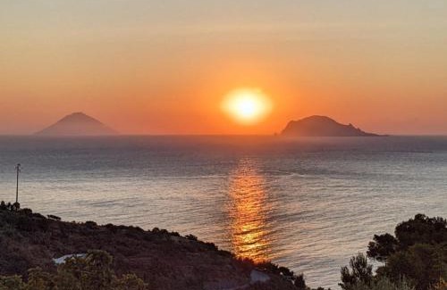 Santa Marina Salina Bed & Breakfast | Top-Rated B&B Sunrise: Breakfast & Family-Friendly Stays