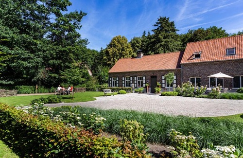 Oosteeklo Bed & Breakfast | Explore B&B 't Heirweggoed: Guest Rated 9.5 & Family-Friendly