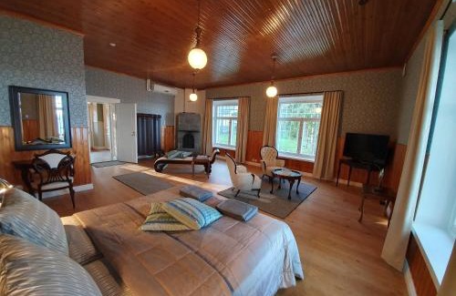 Savonlinna Bed & Breakfast | Top-Rated B&B Taipaleenniemi with Private Beach & Ocean View