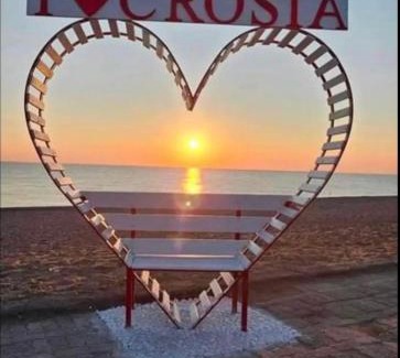 Mirto Apartment | Oceanfront B&B Terry Home with Breakfast & Child-Friendly Perks
