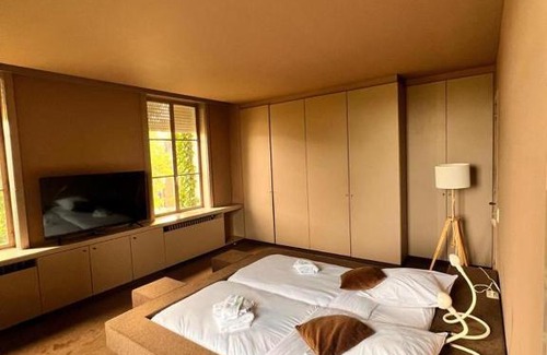 Wielsbeke Bed & Breakfast | Cozy B&B The White House: Child-Friendly Stay with Breakfast