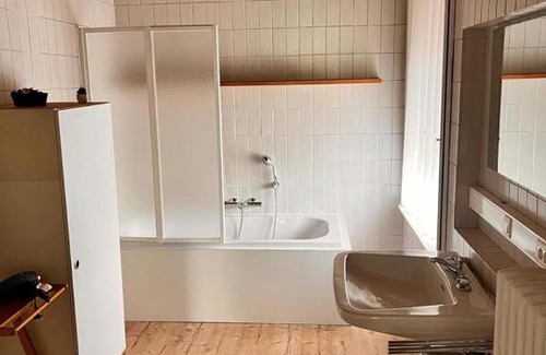 Wielsbeke Bed & Breakfast | Cozy B&B The White House: Child-Friendly Stay with Breakfast