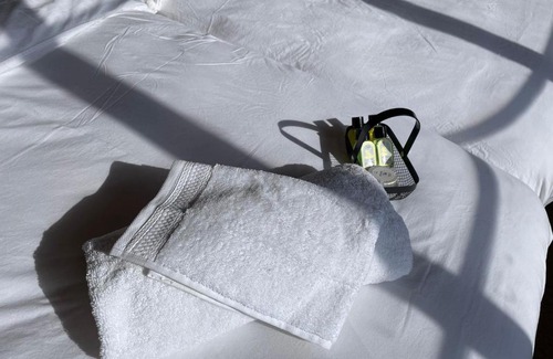 Wielsbeke Bed & Breakfast | Cozy B&B The White House: Child-Friendly Stay with Breakfast