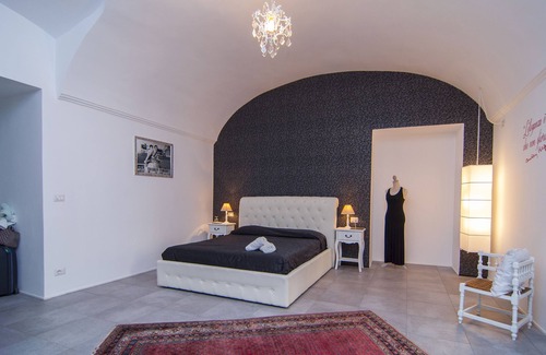 Roman Quarter Bed & Breakfast | Stylish B&B Torino Très Chic: Rated 9.6, Breakfast Included