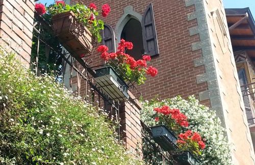 Belgirate Bed & Breakfast | Oceanfront B&B Torre Lara: Guest Rated 8.6/10 Experience