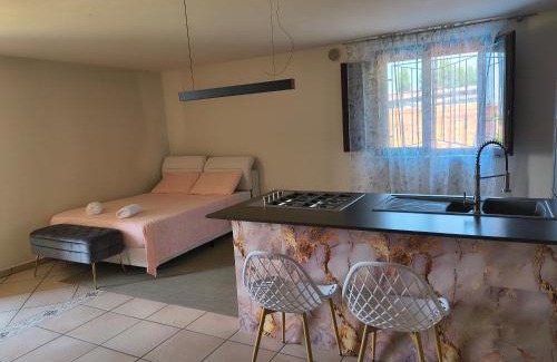 Terre Roveresche House | Relaxing B&B Tra mare e montagna with Pool & Spa Amenities