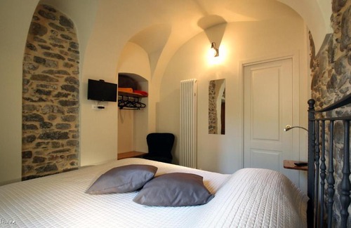 Dolceacqua Bed & Breakfast | Top-Rated B&B U Campanin with Complimentary Breakfast