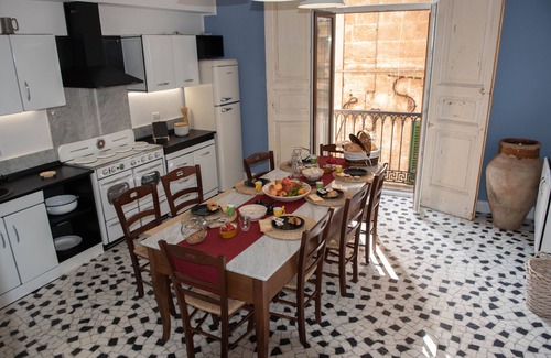 Isola del Borgo Antico Bed & Breakfast | Discover B&B U'Panare in Historic Taranto's Heart