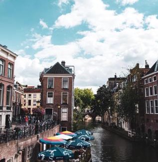 Utrecht City Center Bed & Breakfast | Elegant Stay at B&B Utrecht Domkwartier: Pet Friendly & Breakfast