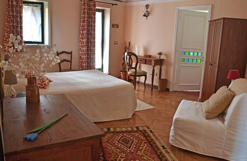 Viagrande Bed & Breakfast | Guest Rated 10/10: B&B Velardi with Restaurant & Kitchen