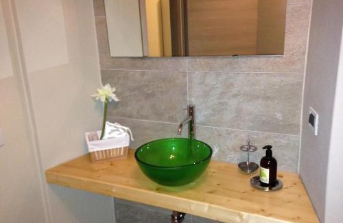Villongo Bed & Breakfast | Oceanfront Comfort at B&B Videtti - Rated 9/10 by Guests