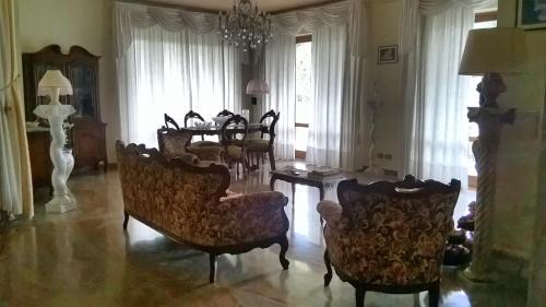 Cavaion Veronese Bed & Breakfast | Pet-Friendly B&B Villa Adriano with Exceptional Reviews