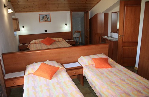Castelbuono Bed & Breakfast | Cozy B & B Villa Calagioli in Castelbuono with Breakfast