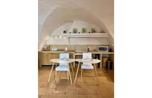 La Roque-d'Antheron Apartment | Discover B&B Villa des Muses in Picturesque Provence