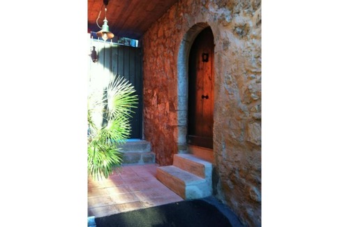 La Roque-d'Antheron Apartment | Discover B&B Villa des Muses in Picturesque Provence