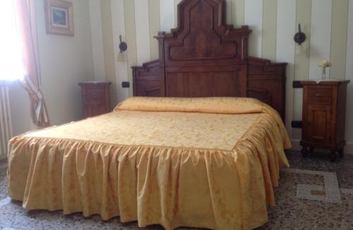 Cannobio Bed & Breakfast | Pet-Friendly Getaway at B&B Villa Dei Pini with Ocean View
