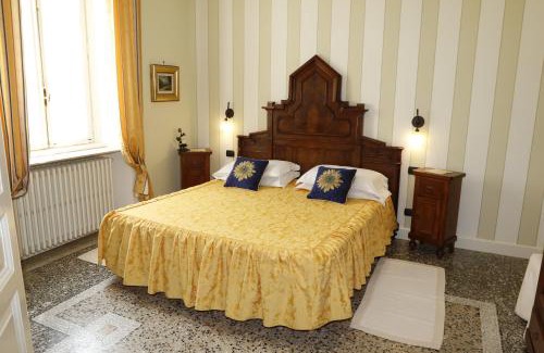 Cannobio Bed & Breakfast | Pet-Friendly Getaway at B&B Villa Dei Pini with Ocean View
