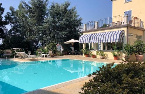 Domaso Bed & Breakfast | Relaxing B&B Villa Eden with Jacuzzi and Ocean Views