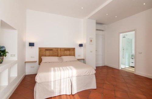 Domaso Bed & Breakfast | Relaxing B&B Villa Eden with Jacuzzi and Ocean Views