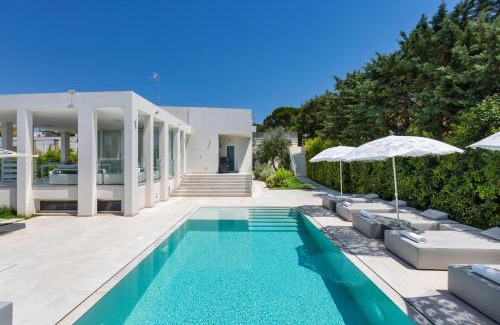 Matino Bed & Breakfast | Oceanfront B&B Villa EraGea with Pool & Pet-Friendly Options