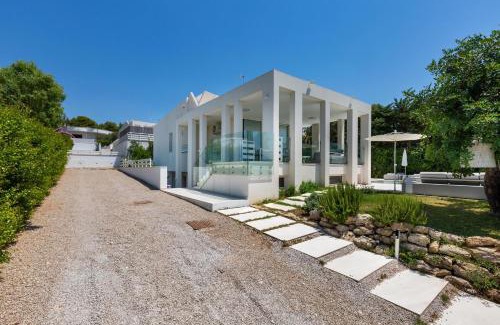 Matino Bed & Breakfast | Oceanfront B&B Villa EraGea with Pool & Pet-Friendly Options